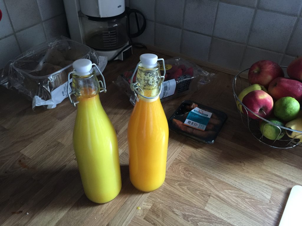 I elsker underlige og indimellem sex-objekt-fokuserende* japanske reklamer, right? https://animeguiden.dk/2016/04/14/uniqlo-bh-reklamer-vis-os-dine-bryster/ * Det er i hvert fald hvad mange vil opfatte temaet i den her serie som.