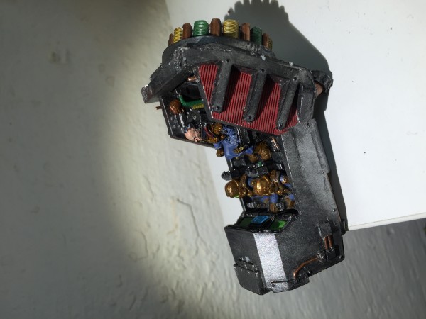 Warhound Titan hovede indenunder