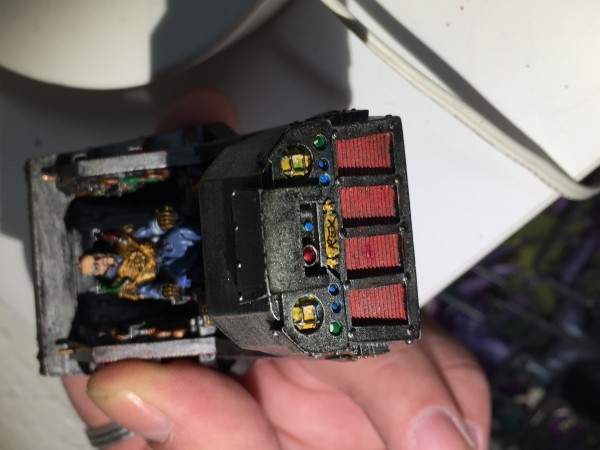 Warhound Titan hovede indenunder