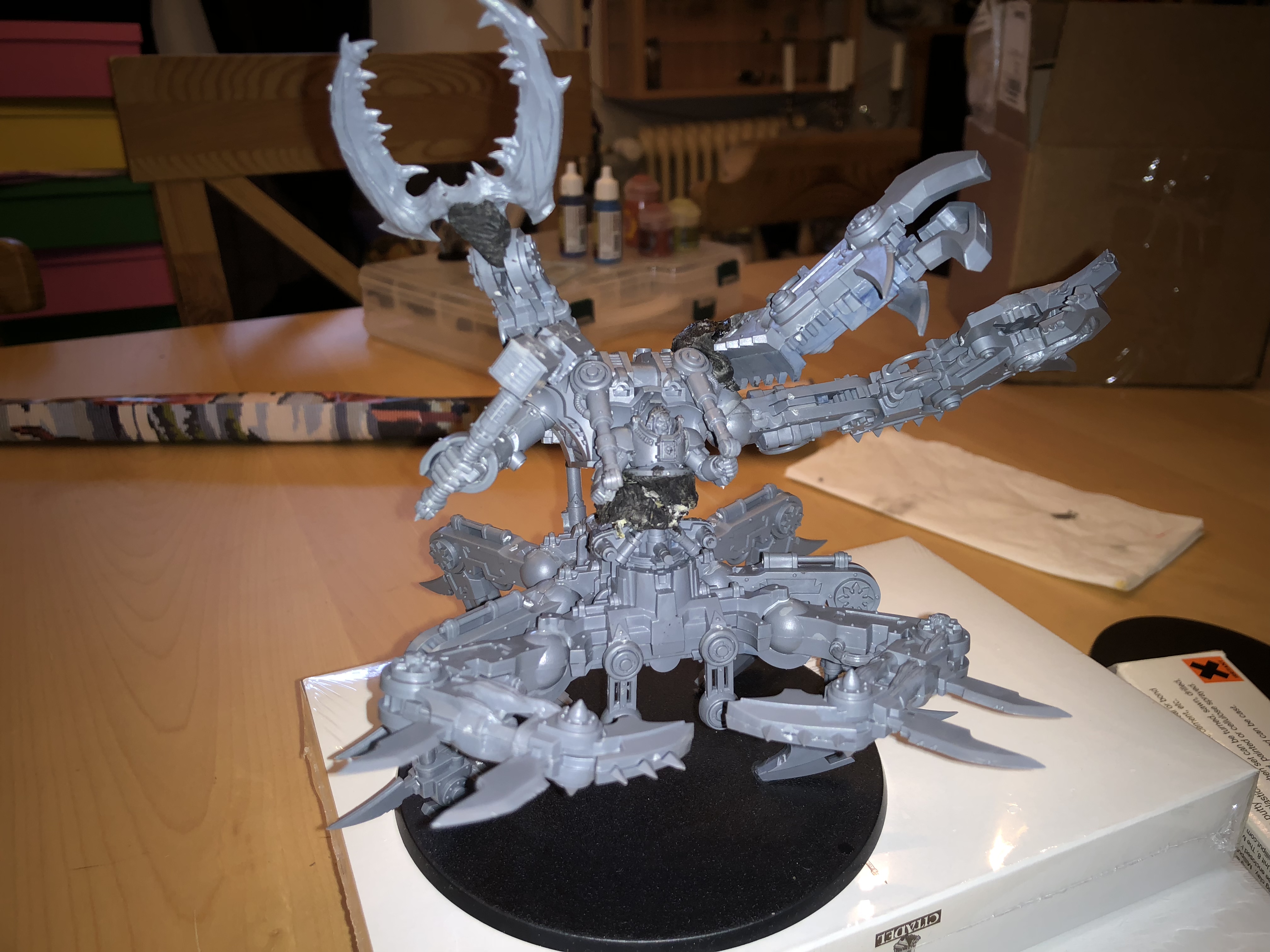 Stor mekaniske deamonsmith / deamonprince [40k]