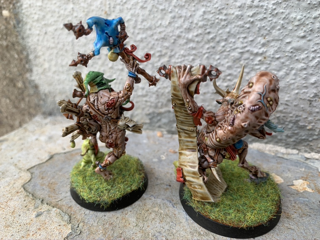 Musiker (Sloppity Bilepiper) og træner (Spoilpox Scrivener) Pradeshynya Postules, Nurgle Rotters [Blood Bowl/Age of Sigmar]